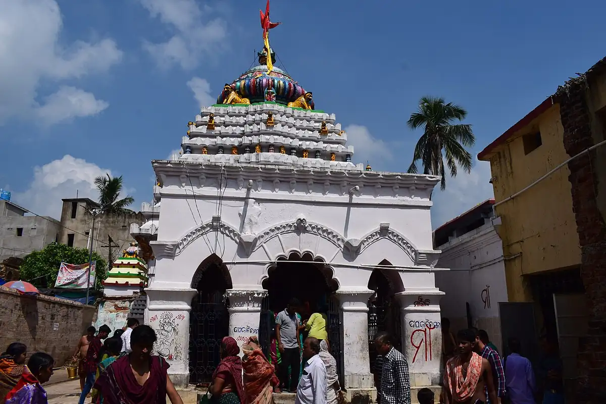 Akhandalamani Temple, Aradi
