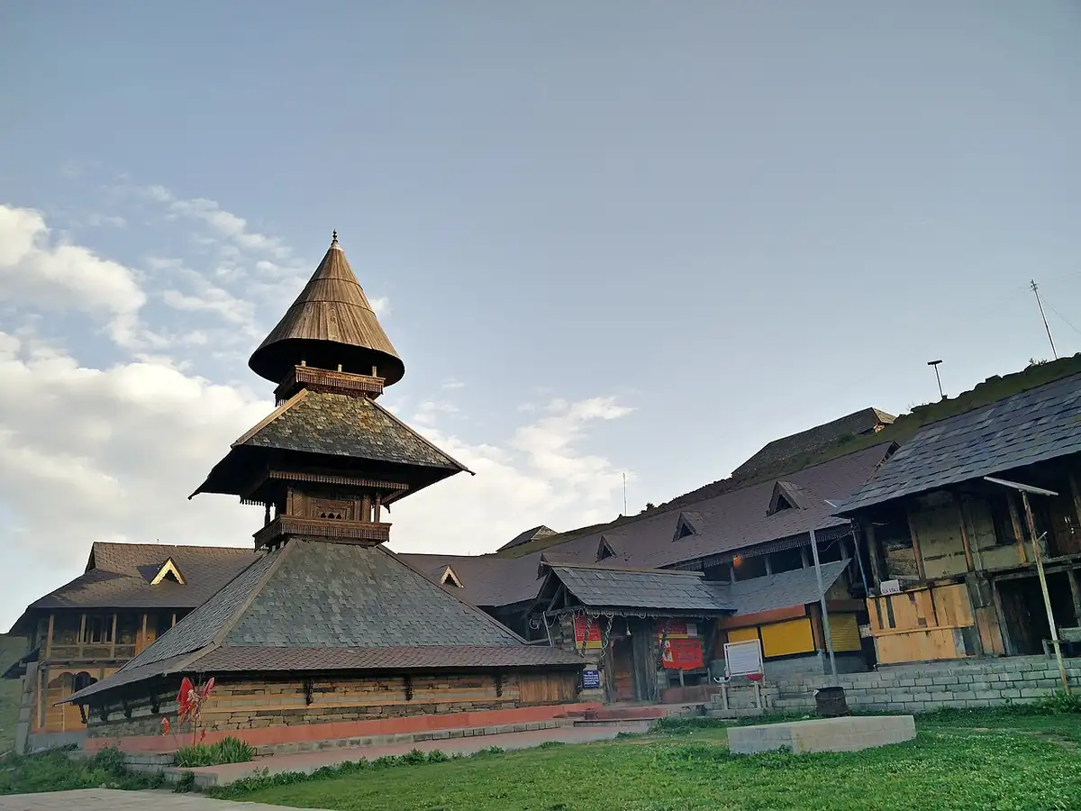 Prashar Rishi Temple, Prashar Lake